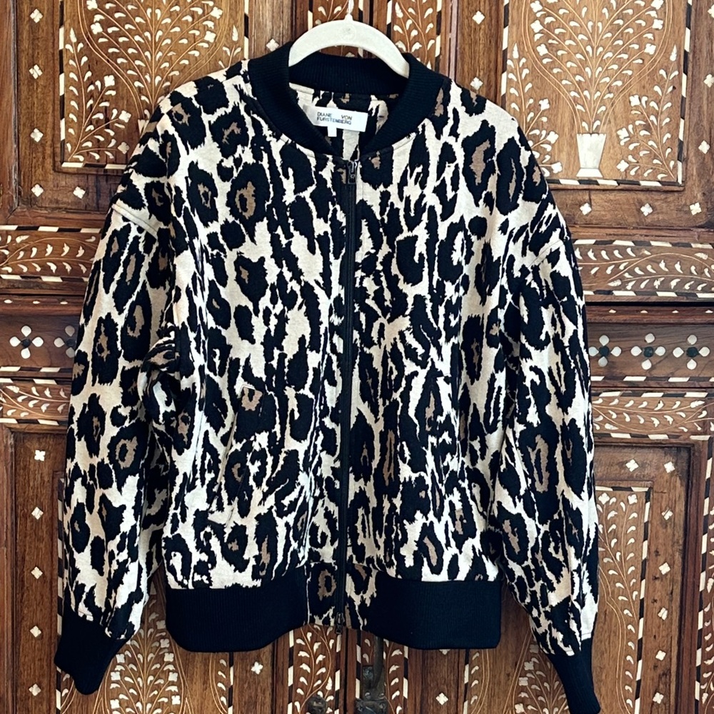 Diane Von Furstenberg Black and Cream Patterned Jacket